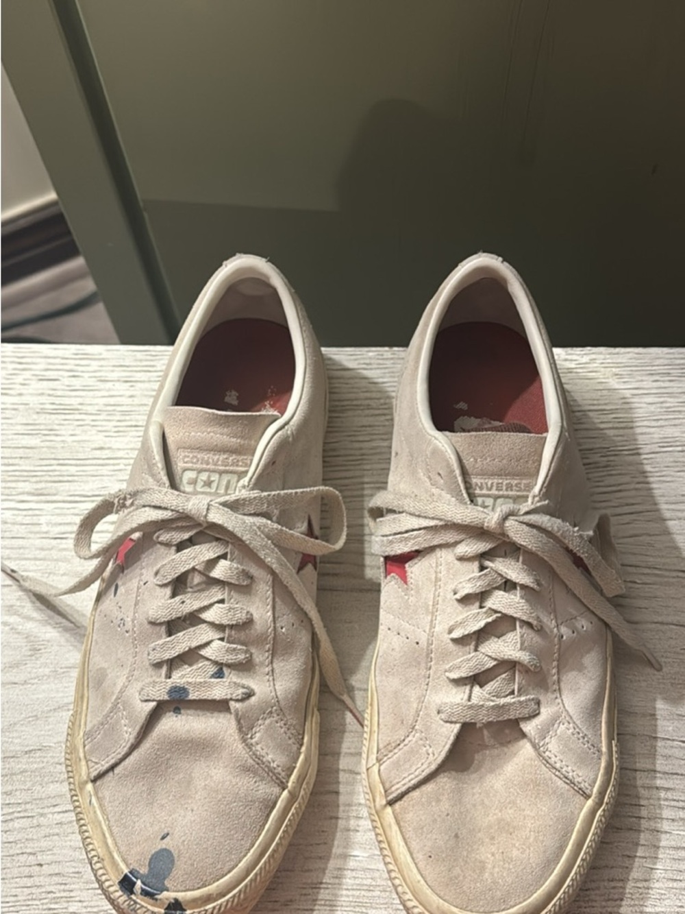 Converse Suede Low-Top Sneakers in Light Beige with Red Star